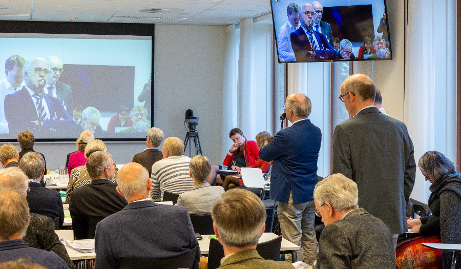 Synode in gesprek over ambt en vermogen