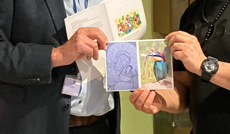 Eerste paasgroetenkaarten uitgereikt in PI Nieuwegein 