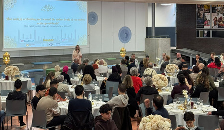 Iftarbijeenkomst op College Den Hulster: "Je merkt dat eten echt verbindt"